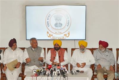 LED BY CM ALL POLITICAL PARTIES OF STATE DISPLAY RARE SHOW OF UNITY TO SAVE WATERS OF STATE