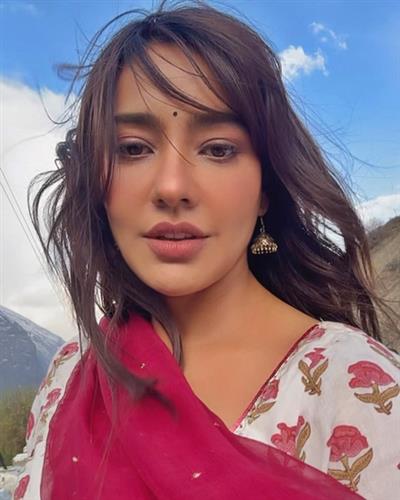 नेहा शर्मा ने हिमाचल प्रदेश में ‘संजोग’ का शेड्यूल पूरा किया