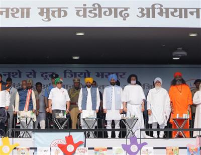 देश भगतों से रक्षकों तक: मान ने चंडीगढ़ में ऐतिहासिक पदयात्रा के दौरान पंजाब को नशामुक्त करने की शपथ ली