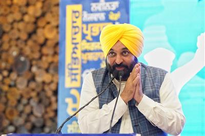 सड़कों-रेलवे को रोकना, जनता को परेशान करना बर्दाश्त नहीं-सख़्त कार्रवाई के लिए तैयार रहें : भगवंत मान