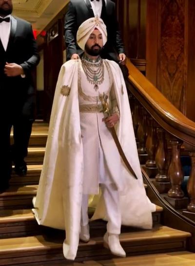 ਦਿਲਜੀਤ MET ਗਾਲਾ ਲਈ ਪੰਜਾਬੀ ਸ਼ਾਹੀ ਪਰਿਵਾਰ ਦੇ ਰੂਪ ਵਿੱਚ ਬਾਹਰ ਨਿਕਲਿਆ, ਪ੍ਰਸ਼ੰਸਕਾਂ ਨੇ ਕਿਹਾ 'ਪੰਜਾਬੀ ਆਗੇ ਓਏ'