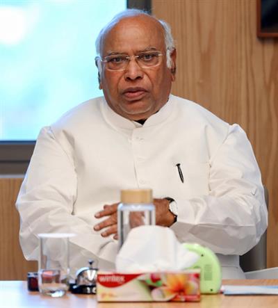 कांग्रेस अध्यक्ष ने प्रधानमंत्री मोदी को पत्र लिखकर जाति जनगणना के मुद्दे पर सर्वदलीय संवाद की मांग की
