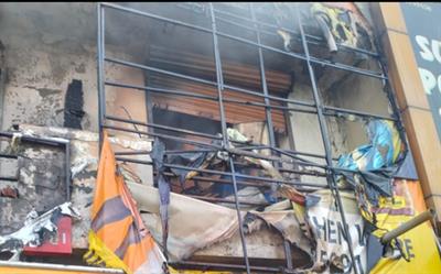 Massive fire breaks out on Gurudwara Road in Gurugram