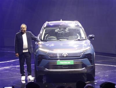 Tata Motors' net profit tanks 51 pc to Rs 8,470 crore in Q4