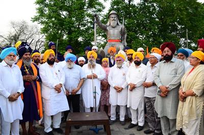315ਵੇਂ ਸਰਹਿੰਦ ਫਤਿਹ ਦਿਵਸ 'ਤੇ ਫਤਿਹ ਮਾਰਚ ਬਾਬਾ ਬੰਦਾ ਸਿੰਘ ਬਹਾਦਰ ਭਵਨ ਰਕਬਾ ਤੋਂ ਆਰੰਭ ਹੋ ਕੇ ਚੱਪੜਚਿੜੀ ਹੁੰਦਾ ਹੋਇਆ ਸਰਹਿੰਦ ਪਹੁੰਚਿਆ 