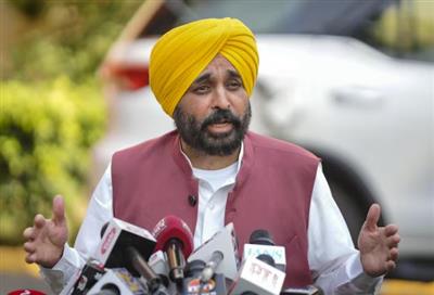 ਬਿੱਟੂ ਆਪਣੇ ਰਾਜਨੀਤਿਕ ਆਗੂਆਂ ਨੂੰ ਅਪੀਲ ਕਰਨ ਲਈ ਰੋਜ਼ਾਨਾ ਮੇਰੇ ਵਿਰੁੱਧ ਜ਼ਹਿਰ ਉਗਲਦਾ ਹੈ: ਮੁੱਖ ਮੰਤਰੀ