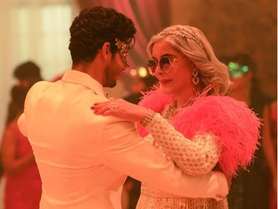 जीनत अमान ने 'द रॉयल्स' के ज़रिए सिनेमा के प्रति अपने प्यार को फिर से खोजने के बारे में बताया