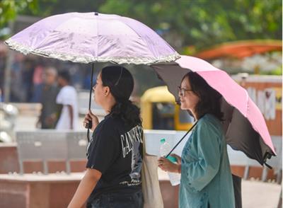 Heatwave grips North India; 'Orange alert' issued in 13 UP districts