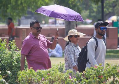 दिल्ली में भीषण गर्मी, उमस; आईएमडी ने हल्की बारिश का अनुमान लगाया