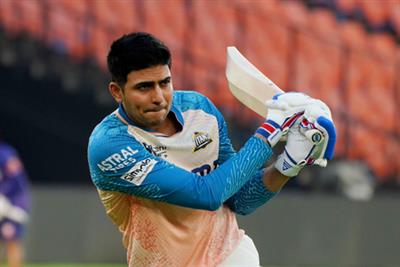 आईपीएल की धूम के बीच इंग्लैंड के खिलाफ टेस्ट मैच के लिए तैयार गिल, लाल गेंद से अभ्यास कर रहे हैं