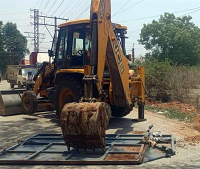 ग्रेटर हैदराबाद में अवैध निर्माणों और अतिक्रमणों को ध्वस्त करने का काम जारी