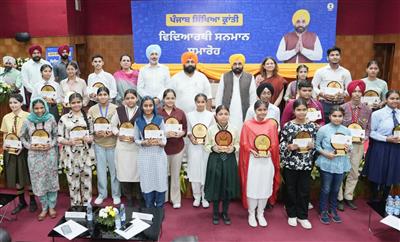 TOP PERFORMING STUDENTS HAIL CM FOR UPLIFTING EDUCATION SECTOR