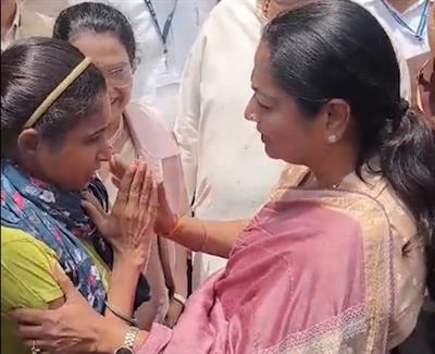 'No worries, I am with you', Delhi CM to inconsolable attendant of patient at LNJP hospital