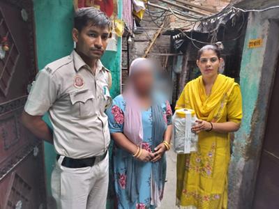 दिल्ली के मंगोलपुरी में महिला ड्रग सप्लायर गिरफ्तार, गांजा जब्त