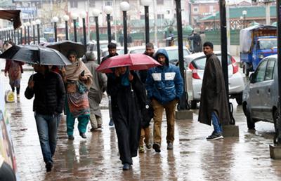 Incessant rain hits life in Jammu and Kashmir