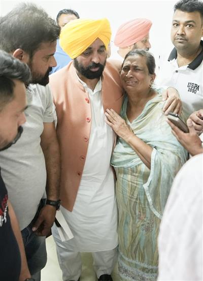 ਬੱਚਿਆਂ ਦੀ ਮੌਤ ਲਈ ਜ਼ਿੰਮੇਵਾਰ ਵਿਆਕਤੀਆਂ ਚਾਹੇ ਕੋਈ ਵੀ ਹੋਣ ਬਖਸ਼ੇ ਨਹੀ ਜਾਣਗੇ - ਮੁੱਖ ਮੰਤਰੀ