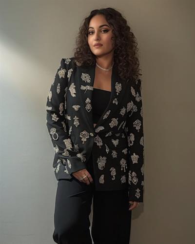 Sonakshi Sinha tests negative for Covid-19