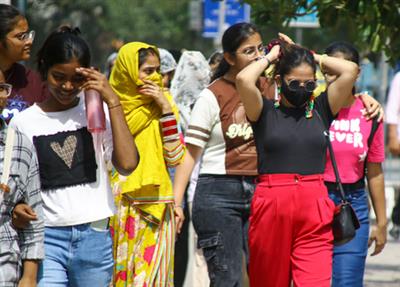 दिल्ली-एनसीआर में भीषण गर्मी से लोग परेशान, IMD ने जारी किया 'रेड अलर्ट'