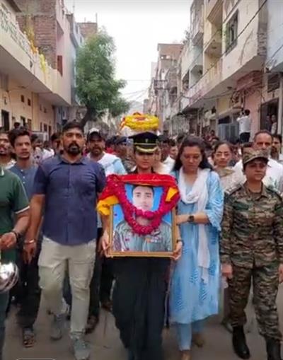 जयपुर में पायलट राजवीर सिंह का अंतिम संस्कार किया गया, भावभीनी श्रद्धांजलि अर्पित की गई