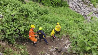 केदारनाथ यात्रा मार्ग पर तीर्थयात्रियों पर चट्टान गिरने से दो लोगों की मौत, एक लापता