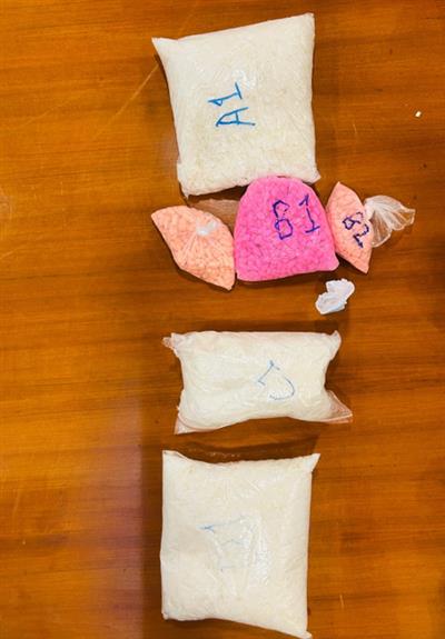 Nigerian woman held with drugs worth Rs 5 crore hidden in food packs on Delhi-Mumbai bus route
