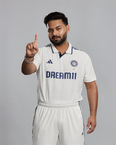 ਪਹਿਲਾ ਟੈਸਟ: ਪੰਤ ਨੇ ਹੈਡਿੰਗਲੇ ਵਿੱਚ ਸੈਂਕੜਾ ਲਗਾ ਕੇ ਧੋਨੀ ਦਾ 12 ਸਾਲ ਪੁਰਾਣਾ ਰਿਕਾਰਡ ਤੋੜਿਆ