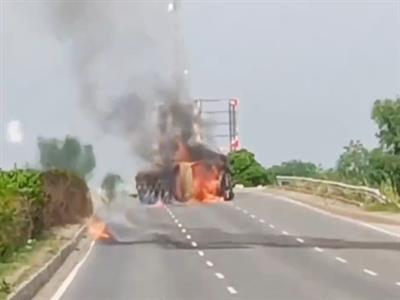 One killed as chemical tanker catches fire on Jaipur-Ajmer Highway