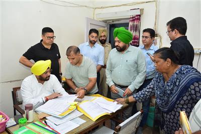 Punjab Power Minister Harbhajan Singh ETO Conducts Surprise Checks in PSPCL Offices