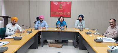 ਵਿਧਾਇਕ ਲਖਬੀਰ ਸਿੰਘ ਰਾਏ ਅਤੇ ਡੀਸੀ ਡਾ: ਸੋਨਾ ਥਿੰਦ ਵੱਲੋਂ ਸਰਪੰਚਾਂ ਨਾਲ ਮੀਟਿੰਗ