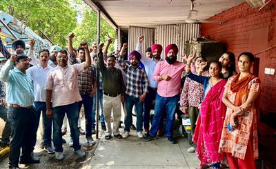 ਯੂਟਿਲਿਟੀਆਂ ਦੇ ਨਿੱਜੀਕਰਨ ਦੀਆਂ ਕੋਸ਼ਿਸ਼ਾਂ ਵਿਰੁੱਧ ਵੱਖ-ਵੱਖ ਦਫਤਰਾਂ ਵਿੱਚ ਪ੍ਰਦਰਸ਼ਨ ਕੀਤਾ