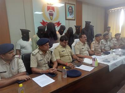 हजारीबाग में ज्वेलर्स पर फायरिंग और धमकी देने के आरोप में नौ अपराधी गिरफ्तार