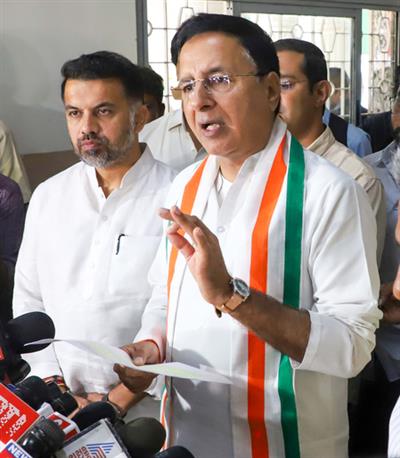 No meeting planned in Delhi between LoP Gandhi with Karnataka CM, Deputy CM: Surjewala