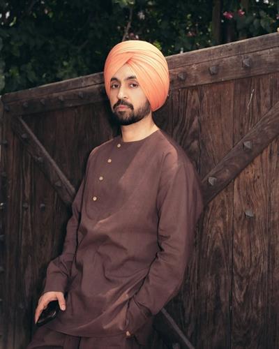 दिलजीत दोसांझ शाहरुख खान के लोकप्रिय ट्रैक के साथ 'बॉर्डर 2' की शूटिंग में रेट्रो वाइब्स लेकर आए हैं