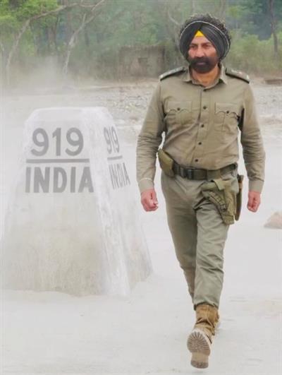 फौजी के रूप में सनी देओल ने 'बॉर्डर 2' की शूटिंग पूरी करते हुए कहा, 'मिशन पूरा हुआ'
