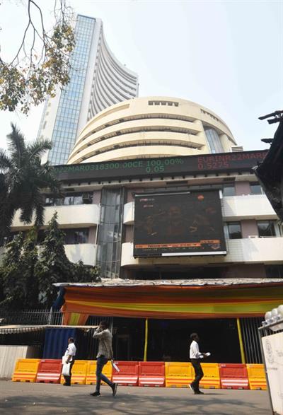Bombay Stock Exchange receives bomb threat, police launch search operation