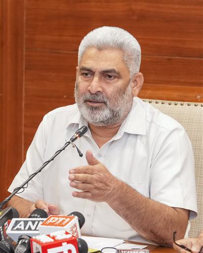 Lal Chand Kataruchak announces pilot project in 5 districts to plant flowery saplings on highways