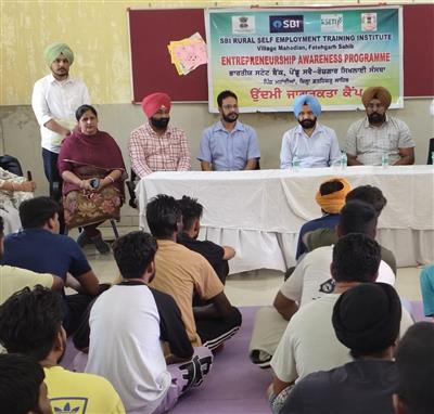ਨਸ਼ਿਆਂ ਦਾ ਤਿਆਗ ਕਰ ਰਹੇ ਵਿਅਕਤੀਆਂ ਨੂੰ ਸਵੈ ਰੁਜ਼ਗਾਰ ਦੇ ਸਮਰੱਥ ਬਣਾਉਣ ਲਈ ਕਿੱਤਾ ਮੁਖੀ ਕੋਰਸ ਦੀ ਸਿਖਲਾਈ ਦਿੱਤੀ