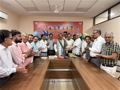 लीगल सेल भाजपा पंजाब की टीम ने अधिवक्ता श्री एन के वर्मा की अगवाई में पंजाब बीजेपी के कार्यकारी अध्यक्ष श्री अश्वनी शर्मा को दी शुभकामनाएं
