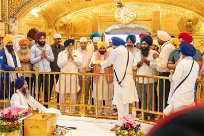 CM Mann Pays Obeisance at Sri Harmandir Sahib, Prays for Peace, Progress, and Prosperity in the State