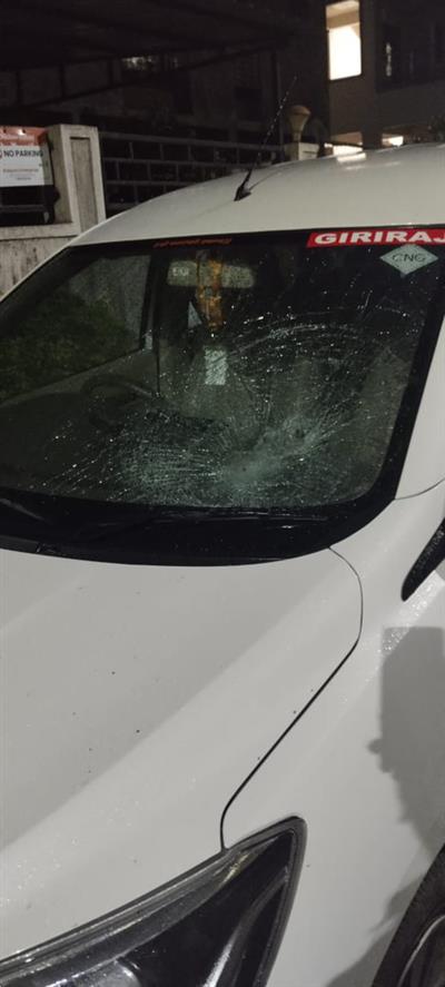 Midnight rampage in Pune: Miscreants vandalise vehicles, attack locals