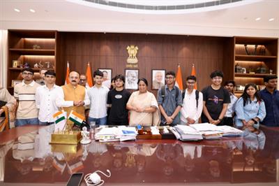 14 सरकारी स्कूल के छात्र व्यावसायिक प्रशिक्षण के लिए जर्मनी जाएँगे: दिल्ली के मुख्यमंत्री