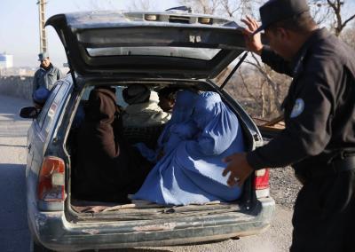 Afghan police seize 1,000 kg of illicit drugs, arrest two smugglers