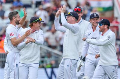 4th Test: Woakes double-strike leaves India in trouble after Stokes’ 141 guides England to 669
