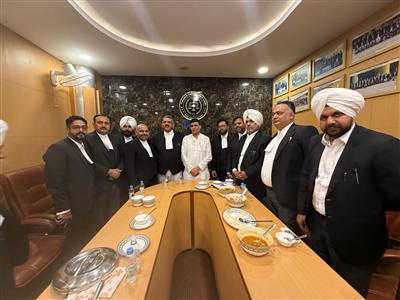 भाजपा वाइस प्रेसिडेंट सुभाष शर्मा ने उच्च न्यायालय बार पदाधिकारियों से की मुलाकात, अधिवक्ता एन. के. वर्मा ने उठाया पार्किंग समस्या का मुद्दा