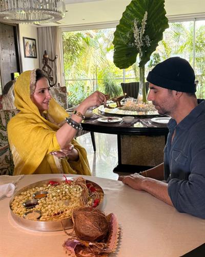 ਰਕਸ਼ਾ ਬੰਧਨ: ਅਕਸ਼ੈ ਕੁਮਾਰ ਨੇ ਭੈਣ ਅਲਕਾ ਨਾਲ ਤਿਉਹਾਰ ਮਨਾਇਆ, ਸਵਰਗੀ ਮਾਂ ਨੂੰ ਯਾਦ ਕੀਤਾ