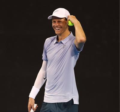 Sinner, Fritz advance in Cincinnati amid fire alarm and power outage chaos