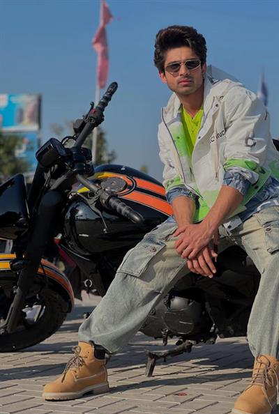 अभिषेक कुमार ने बताया कि 'तू आशिकी है' का पम्मा 'बिल्कुल उनके जैसा, केंद्रित और वफ़ादार' है
