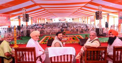 हरियाणा के मुख्यमंत्री ने प्रजापति समुदाय से आधुनिक तकनीक से पारंपरिक कला को मज़बूत बनाने का आह्वान किया