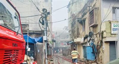 बेंगलुरु के बाज़ार में लगी आग में एक व्यक्ति की जलकर मौत, तीन के मरने की आशंका