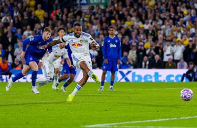 Nmecha's late penalty earns Leeds win over Everton in Premier League return